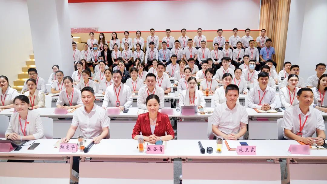 燃情征戰(zhàn)，決勝決戰(zhàn)下半年！東方龍商務(wù)集團(tuán)成功舉行6-7月份月度總結(jié)會