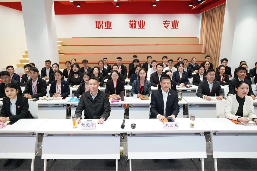 走進(jìn)東方龍、牽手東方龍、成就招商之路！4月中旬，集團(tuán)31個(gè)優(yōu)質(zhì)投資選址項(xiàng)目成功通過(guò)評(píng)估