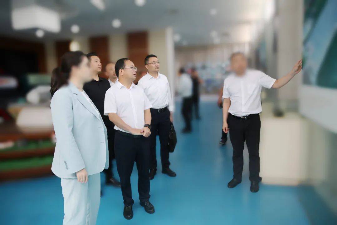百億規(guī)模大型集團(tuán)公司，投資50億！四川某地方政府實(shí)地對(duì)接新型鋰電池生產(chǎn)擴(kuò)建投資選址項(xiàng)目