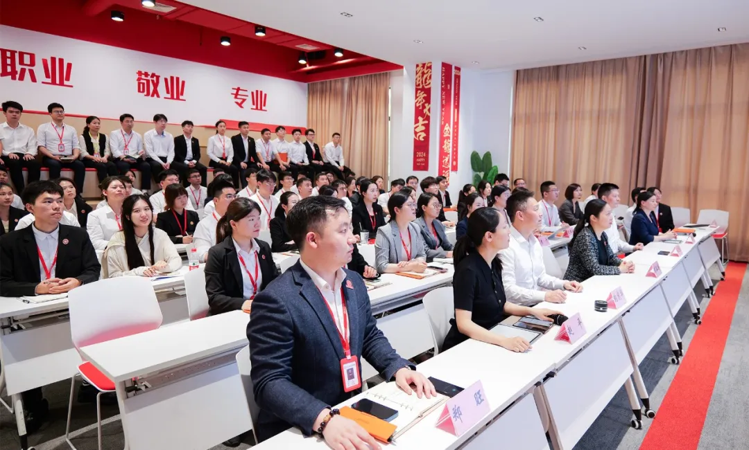 項(xiàng)目開發(fā)快馬加鞭，招商引資滿弦拉弓！5月中旬，集團(tuán)共39個(gè)優(yōu)質(zhì)投資選址項(xiàng)目通過評(píng)估