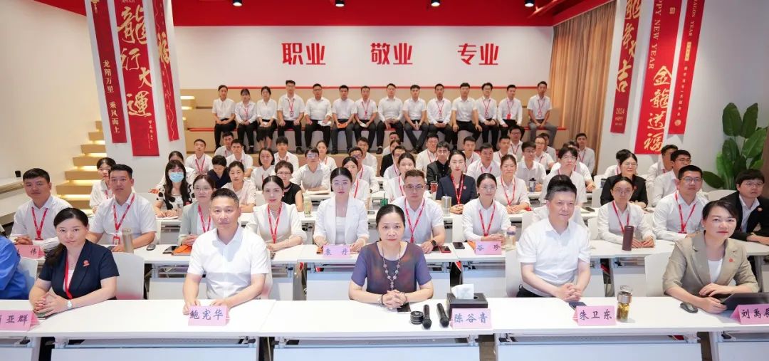 無(wú)懼高溫“烤”驗(yàn)，催化項(xiàng)目落地火熱進(jìn)行時(shí)！7月下旬，集團(tuán)共37個(gè)優(yōu)質(zhì)投資選址項(xiàng)目通過(guò)評(píng)估