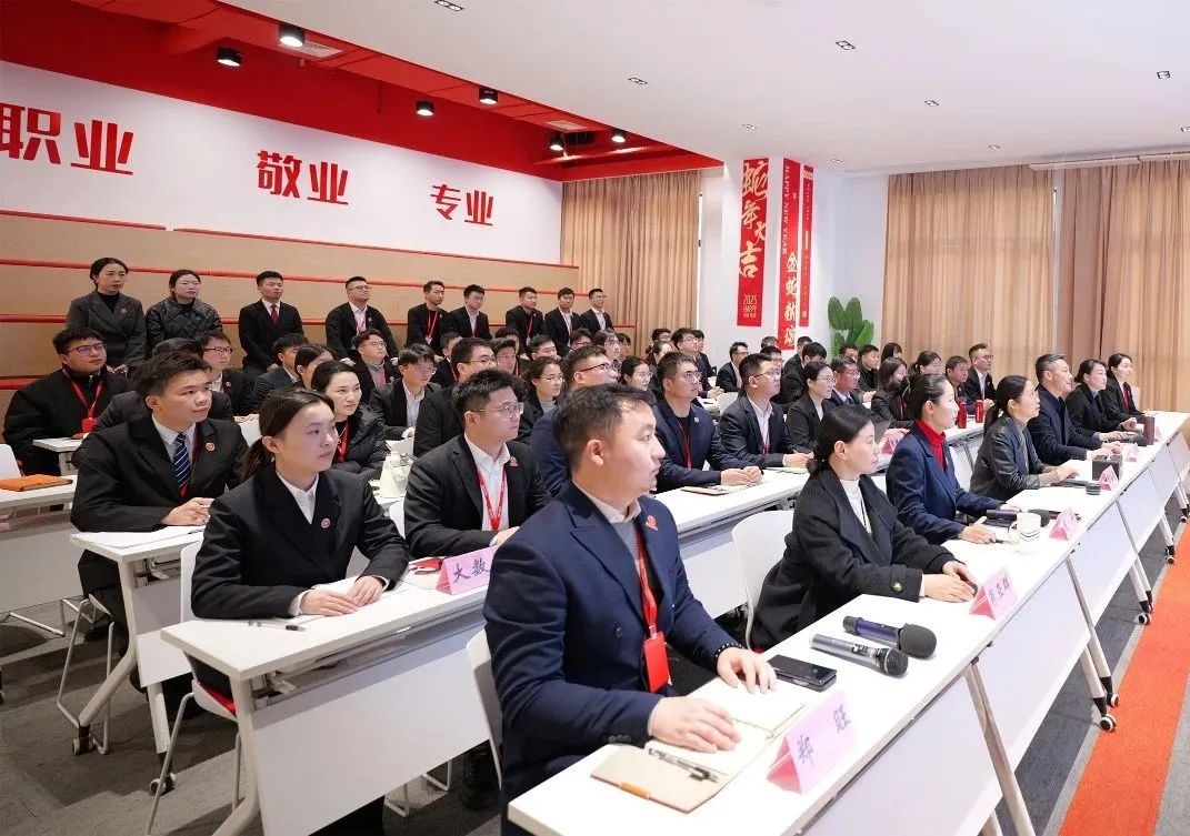 錨定戰(zhàn)略方向，攻堅“國五上頭外”優(yōu)質(zhì)項目！3月上旬，集團共33個優(yōu)質(zhì)投資選址項目通過評估
